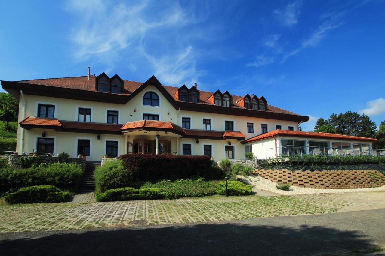Aquilo Hotel Panorama Tihany Exterior photo